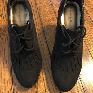 Tahari 2 1/2 inch heeled booties